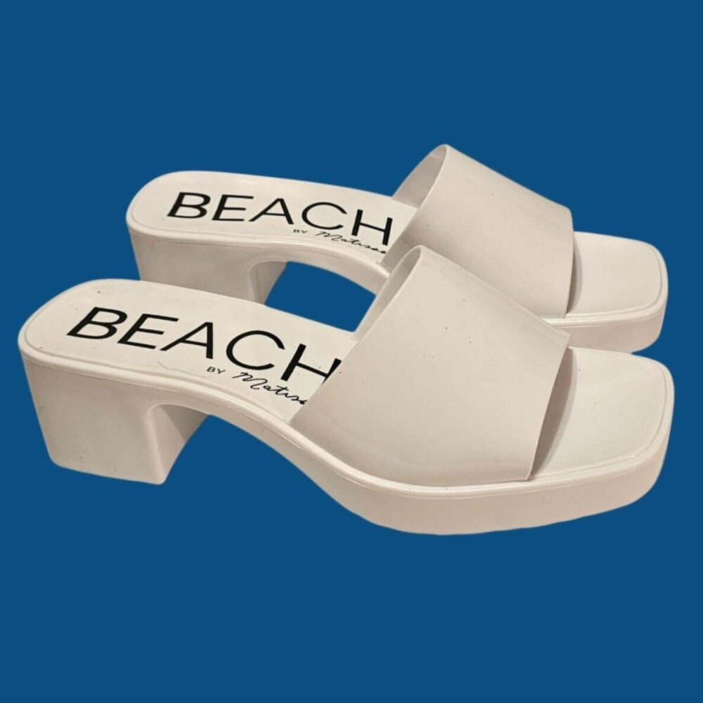 Matisse Beach White Wade Heeled Sandals Size 9M EUC 2.25" Heels